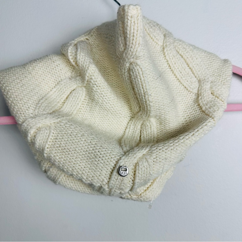 UGG NWOT Cream Knit Infinity Scarf